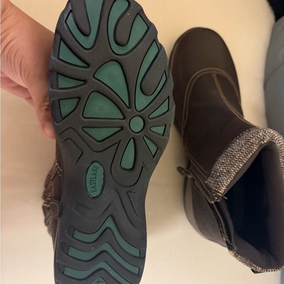 East land women’s snow booties - Picture 4 of 4